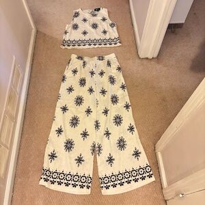 Lightweight two piece set from Alice Blue NWT